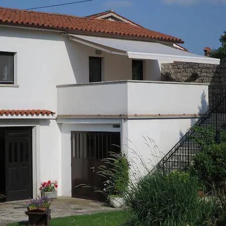 Tin House Apartment Povir Exterior photo
