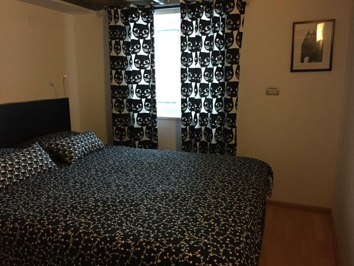 Tin House Apartament *